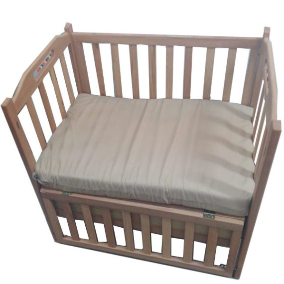 Beech wood bed with toys and drawers next to a movable 110 * 63 cm with the mattress
